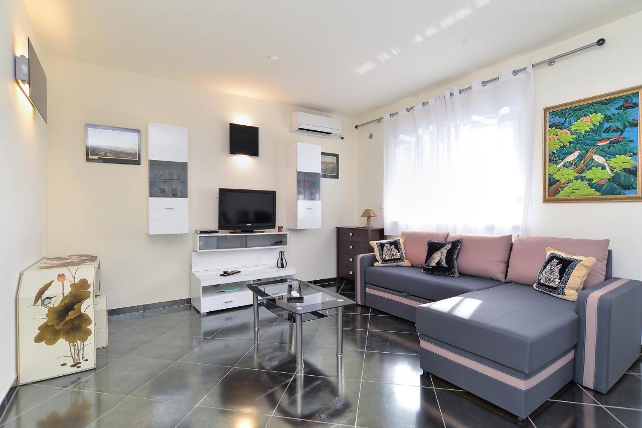 Apartments Ariana 1989 Fažana エクステリア 写真