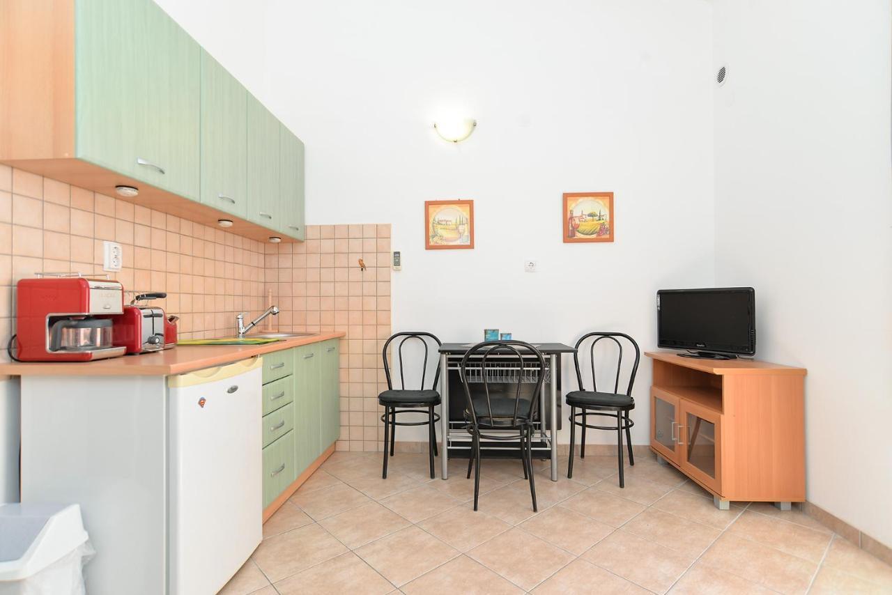 Apartments Ariana 1989 Fažana エクステリア 写真