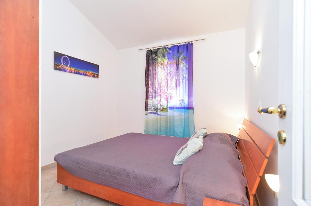 Apartments Ariana 1989 Fažana エクステリア 写真
